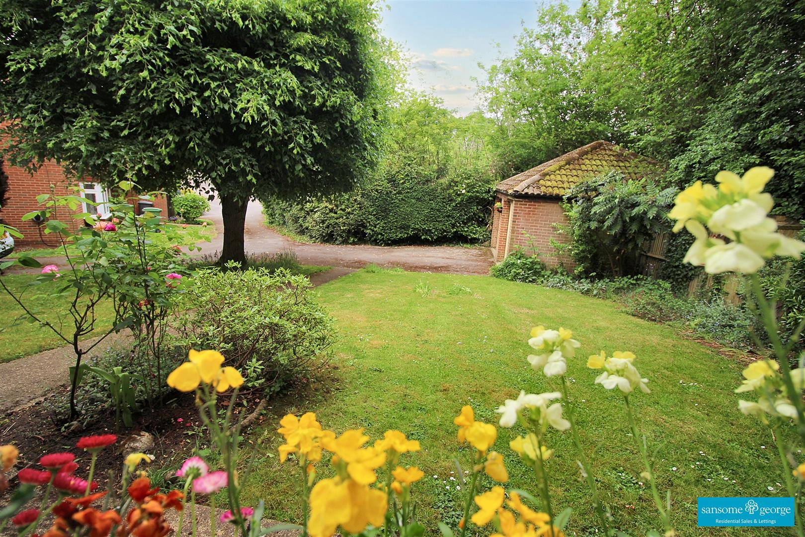 Simons Close, Tilehurst, Reading